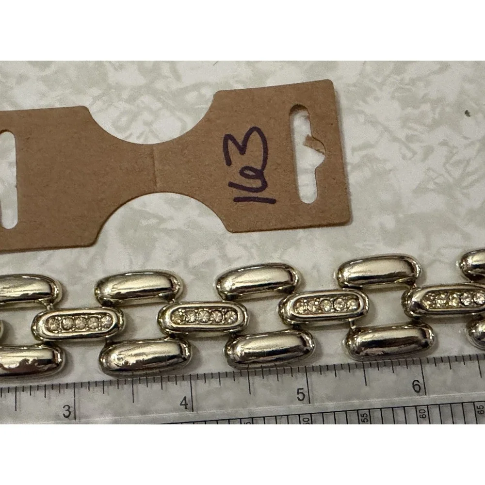 Lor of 10 Vintage Fashion Avon‎ Bracelets various colors & lengths